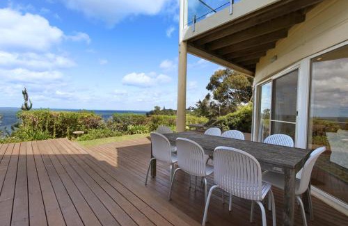 Metung House | Discover Aegina: 4-Star Family-Friendly Retreat
