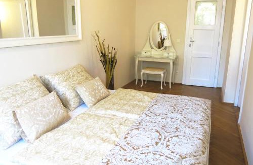 Josefstadt Apartment | Discover aeki CITY: 4-Star Retreat with Family-Friendly Amenities