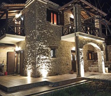 Synikia Mesi Trikalon Villa | Exceptional AELIA HOME: Guest Rated 9.7 with Breakfast Included