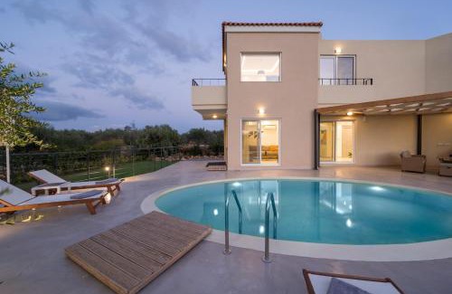 Nea Kydonia House | Experience AeNaos Villa: Oceanfront Oasis with Pool