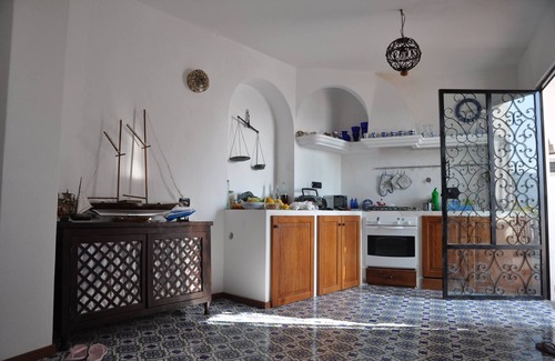 Canneto Apartment | Exceptional Calandra Holiday Home in Lipari with Spa & Pool