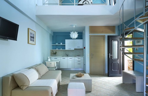 Apidias Lakkos House | Discover Aeolis Apartments & Studios with Pool and Spa