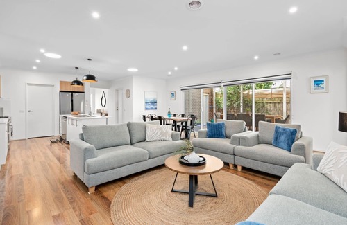 Torquay House | Oceanfront Aerial Beach House 2 with Spa & Ocean Views