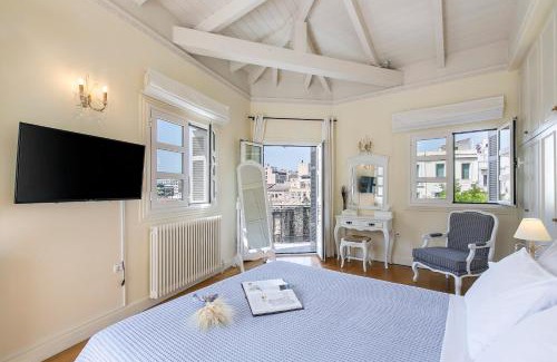 Plaka Apartment | Elegant Aerides Suites: Top-Rated Stay with Family Amenities