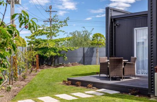 Greytown House | Pet-Friendly Aero On Massey with Equipped Kitchen