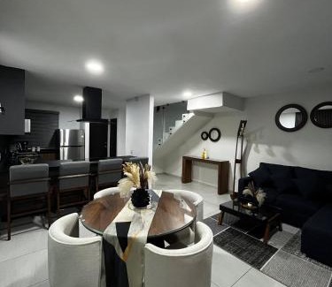 Tlajomulco de Zuniga House | Aeropuerto Casa Santa María