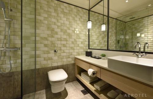 Changi Hotel | Convenient Aerotel Singapore - Ideal Transit Hotel with Pool