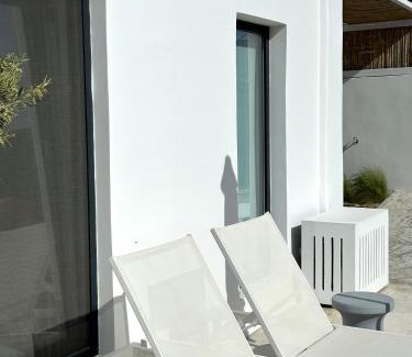 Tinos House | Family-Friendly AESIS: Guest Rated 9.8/10 for Comfort