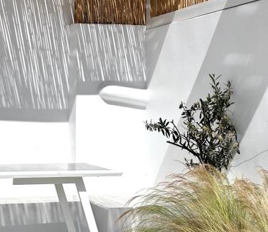 Tinos House | Family-Friendly AESIS: Guest Rated 9.8/10 for Comfort