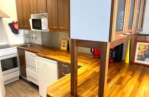 Etu-Toolo Apartment | Aesthetic and compact, Kamppi