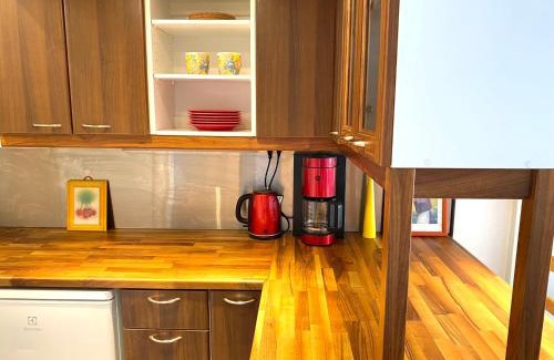 Etu-Toolo Apartment | Aesthetic and compact, Kamppi
