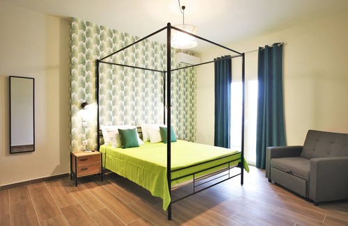 Markopoulon House | Convenient Aethon Airport Project Hotel with Free Shuttle