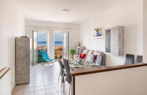 Lake Bracciano Apartment | Guest Rated 10/10 Stay at Affaccio sul Lago by BarbarHouse