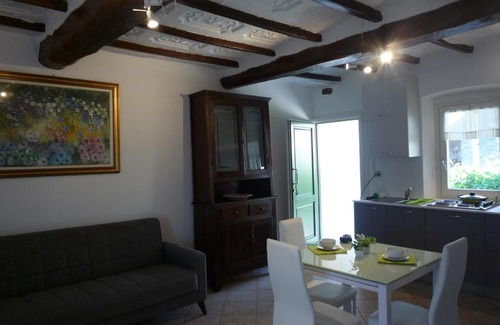 Verduno Apartment | Scenic Apartment with View in Verduno - Rated 8/10