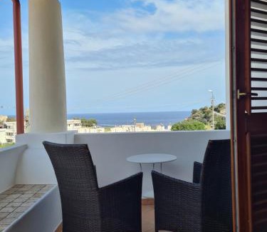 Lipari Historic Centre House | Discover a Child-Friendly Retreat at Affittacamere A f r o d i t e