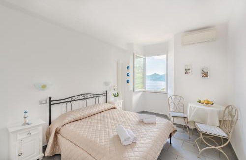 Corniglia House | Oceanfront Retreat at Affittacamere Arbasia De Ma