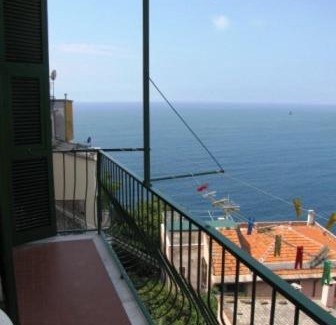 Corniglia House | Oceanfront Retreat at Affittacamere Arbasia De Ma