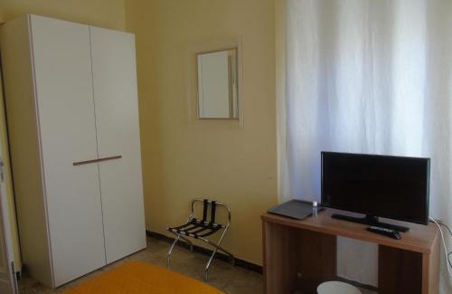 Borghetto di Vara House | Cozy Affittacamere Bel Sole: Family-Friendly & Hot Tub