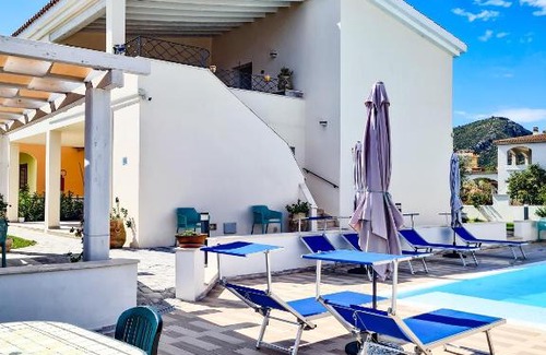 Posada House | Family-Friendly Affittacamere Bellavista with Ocean View