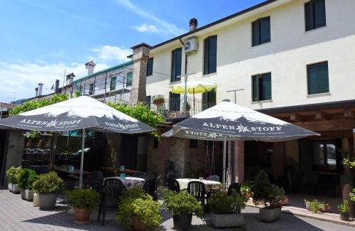 Borso del Grappa Bed & Breakfast | Discover Comfort at Osteria Canal 1803 with Breakfast Included