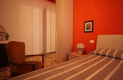 Sampieri House | Family-Friendly Stay at Affittacamere Da Giorgia