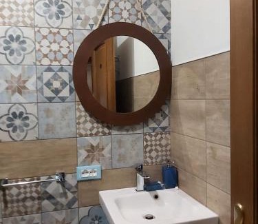Venzone House | Serene Oceanfront Stay at Affittacamere da Jasmina