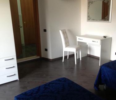 Ranica House | Derby Retreat: Guest Rated 9/10 with Hot Tub & Dining