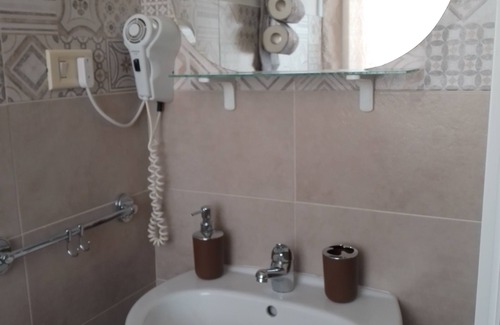 Monte Po-Nesima-San Leone-Rapisardi House | Convenient Stay at Affittacamere Giò & Giò with Breakfast