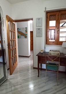 Modugno House | Welcoming Affittacamere Girasole: Child-Friendly Retreat