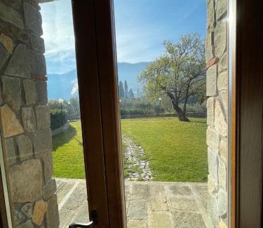 Montemagno Bed & Breakfast | Cozy Stay at Affittacamere Il Vecchio Mandorlo with Oceanfront Views