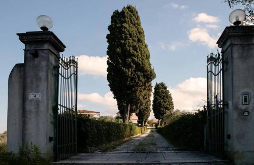 Crespina Villa | Kid-Friendly Getaway at Villa Porquier - Perfect Family Retreat