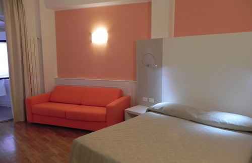 Stresa House | Cozy Stays at Affittacamere Via Mazzini with Breakfast