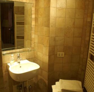 Zona LIII Tomba di Nerone House | Discover Affittacamere Villa Wilson: Family-Friendly Retreat