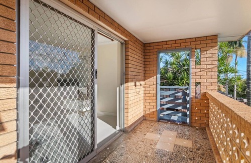 Robertson House | Affordable 4BR Family Home Convenient & Comfort