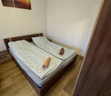 Hunedoara Apartment | Budget-Friendly Apartment Steps from the Castle