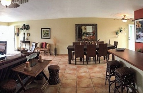 Cabezas Condo | Budget-Friendly Dream Condo with Private Pool & Ocean View
