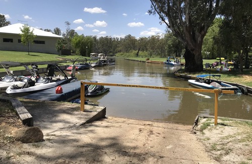 Bundalong House | Budget-Friendly Bundalong Waterfront Home with Pool & Spa