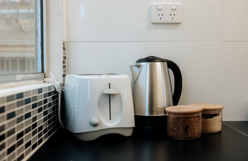 Albany House | Budget-Friendly Stay at Little Devine's in CBD