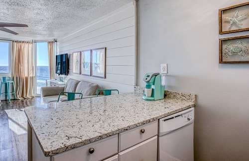 Panama City Beach Condo | Budget-Friendly Beachfront Retreat with Pool & Spa Access