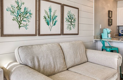 Panama City Beach Condo | Budget-Friendly Beachfront Retreat with Pool & Spa Access