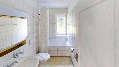 Seebach Apartment | Affordable Comfort 3BR Apartment