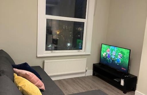 Thornton Heath Apartment | Cozy Budget-Friendly Flat in London - Ideal for Families