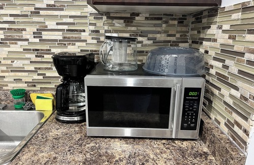 Churchill Meadows Apartment | Affordable Luxury: Large 3BR Suite Perfect for Families - Full Kitchen & Wifi