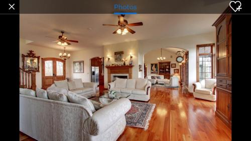 Quincy Villa | Budget-Friendly Mansion with Top Amenities and 10/10 Rating