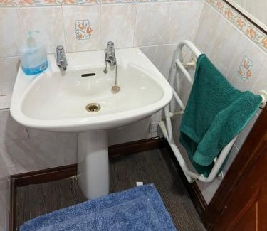 Bury Villa | Elegant Villa with Family-Friendly Amenities Awaits You
