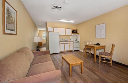 Wilson Hotel | Budget-Friendly Suites in Wilson with Family Amenities