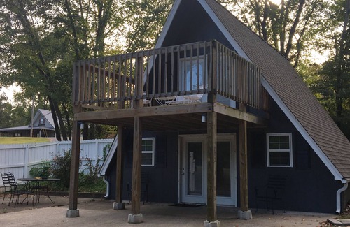 Hardin House | Discover AFrame Kentucky Lake with Pool and Breakfast