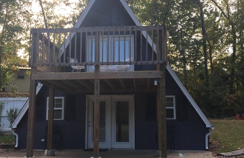 Hardin House | Discover AFrame Kentucky Lake with Pool and Breakfast