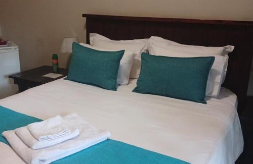 Musina Bed & Breakfast | Inviting Africa Dawn Guesthouse: Family-Friendly Oasis