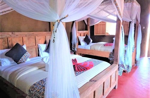 Tanzania Cabin | Experience Africa Safari Maasai Boma with Relaxing Spa & Kitchen